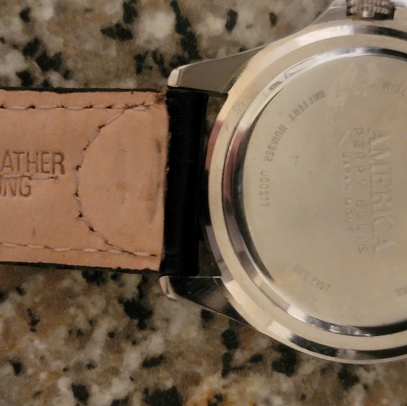 Perry Ellis mens watch leather band nwt free shipping - Picture 3 of 5